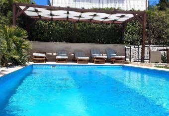 Villa Mediterranea has Balcony rooms