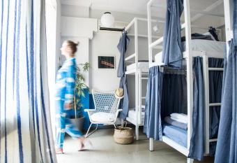 Thanasis Place has Balcony rooms