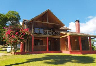 Chacara da Dinda allows 18 year olds to book a room