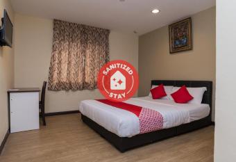 OYO 44026 98 Hotel allows 18 year olds to book a room