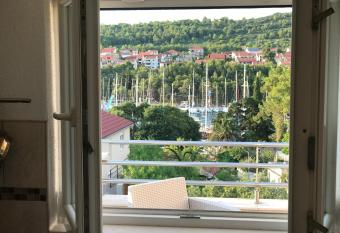 Peter&Zana Apartments has Balcony rooms