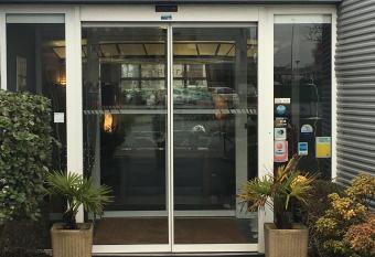 Le Carline, Sure Hotel Collection by Best Western allows 18 year olds to book a room