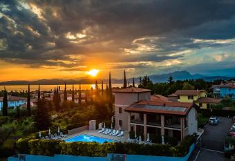 Hotel Relais Agli Olivi allows 18 year olds to book a room