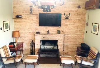 2 bedrooms appartement with enclosed garden and wifi at Dilesi has Balcony rooms