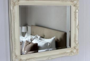 Fox and Grapes has Balcony rooms