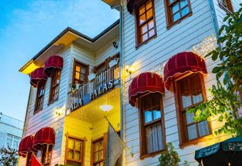 Ada Palas Buyukada allows 18 year olds to book a room