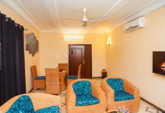 DJEMB   APPART HOTEL Fidjross   has Balcony rooms