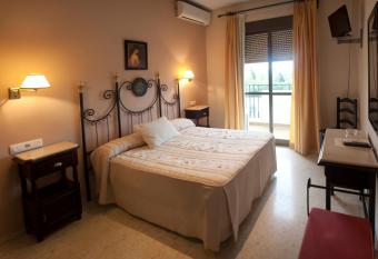 Hostal San Luis allows 18 year olds to book a room