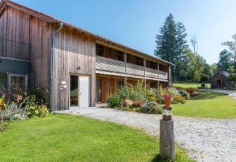 GutsAlm Harlachberg has Balcony rooms