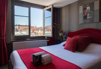 Alexandra has Balcony rooms