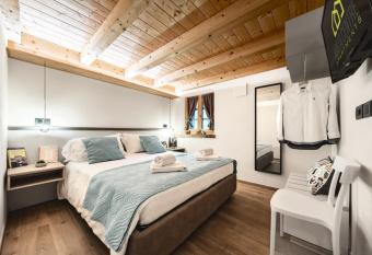 Aosta Centre Apartments - Martinet 17 has Balcony rooms