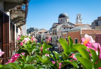 Golden House City Milazzo allows 18 year olds to book a room