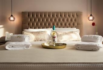 Plaza 1866 Superior City Rooms has Balcony rooms