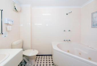 Mid City Motor Inn allows 18 year olds to book a room