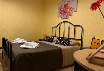    Il Vicolo    Casa Vacanze has Balcony rooms