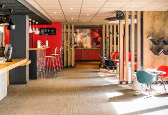 ibis Paris Pont de Suresnes Longchamp allows 18 year olds to book a room