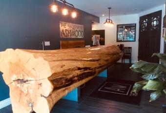 THE ASHWOOD INN has Balcony rooms