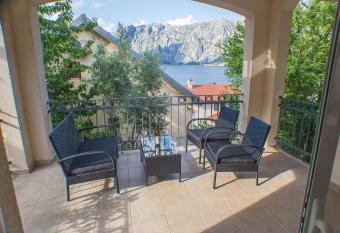 Villa Svetlana has Balcony rooms