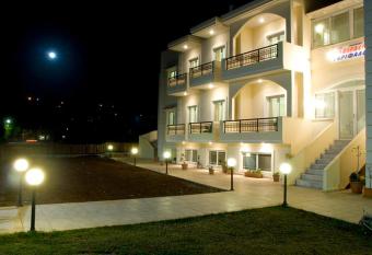 Garifalo Apartments has Balcony rooms