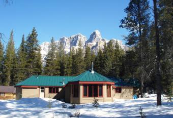 HI Castle Mountain Hostel allows 18 year olds to book a room