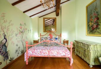 Castello di Montonate, two-bedroom apartment allows 18 year olds to book a room