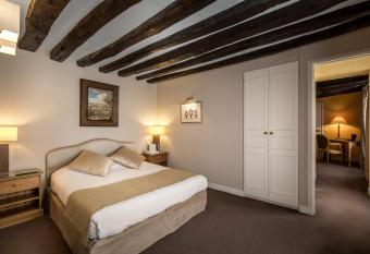 Logis H  tel - La R  sidence du Berry allows 18 year olds to book a room