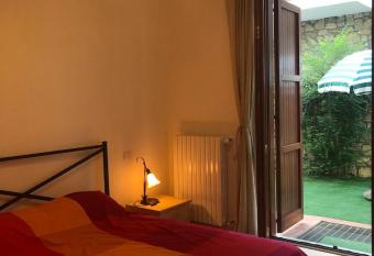 Costa Verde Apartment allows 18 year olds to book a room