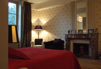 Ch  teau de Buffavent allows 18 year olds to book a room