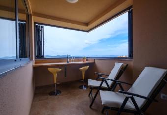 Apartments Luana with private jacuzzi has rooms with a private hot tub