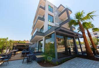 Hotel Utopia allows 18 year olds to book a room