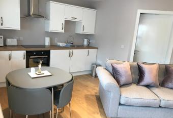 River cottage allows 18 year olds to book a room