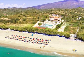 Thassos Hotel Grand Beach allows 18 year olds to book a room