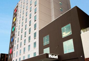 Park Inn San Jose by Radisson allows 18 year olds to book a room