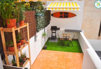 Surf Vibe Guest House allows 18 year olds to book a room