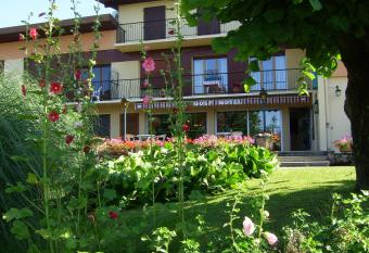 H  tel Les Pavillons du Golf has Balcony rooms