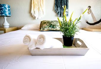 2 BDR - Beachfront Apartment has Balcony rooms