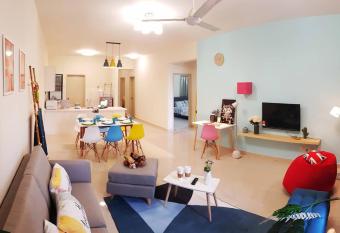 SetiaWalk {BIG GROUP} 2CARPARK 3ROOM WIFI 5min LRT allows 18 year olds to book a room