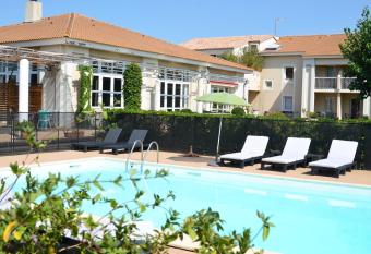 H  tel le Mas des Ponts d Arles has Balcony rooms