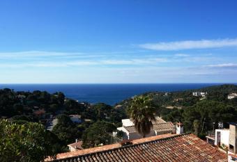 Karen 1 has Balcony rooms