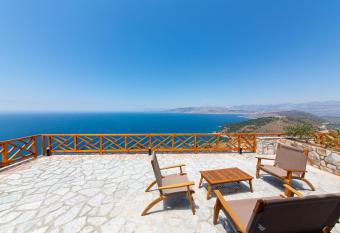 Santa Oliva Suites allows 18 year olds to book a room