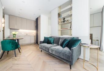 Brand new studio in Old Town by Hostlovers allows 18 year olds to book a room