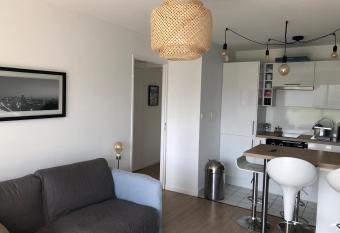 Le grand Bleu allows 18 year olds to book a room