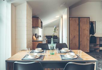 SELF CHECK-IN Hotel Railway Apartments allows 18 year olds to book a room