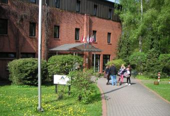 Jugendherberge Bonn allows 18 year olds to book a room