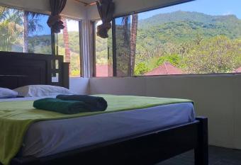 Amed View Guesthouse has Balcony rooms