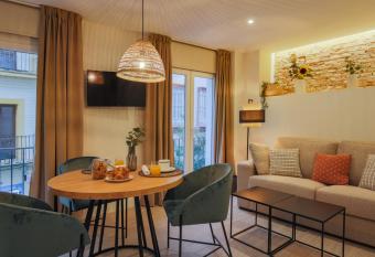 Apartamentos Magna Sevilla allows 18 year olds to book a room