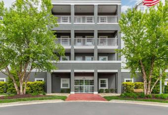 Mainstay Suites St. Robert - Fort Leonard Wood allows 18 year olds to book a room