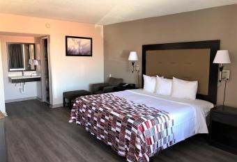 Red Roof Inn Greenville, NC has Smoking rooms