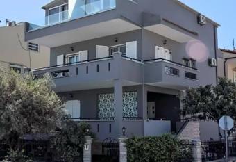 Glykanisos Suites has Balcony rooms