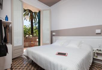 Ecozentric has Balcony rooms